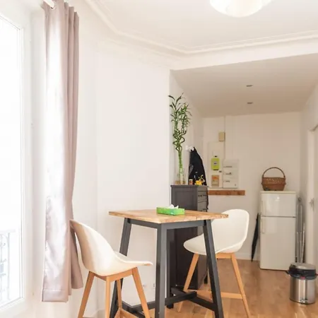 Small Comfortable Nest Near Montparnasse * Paris