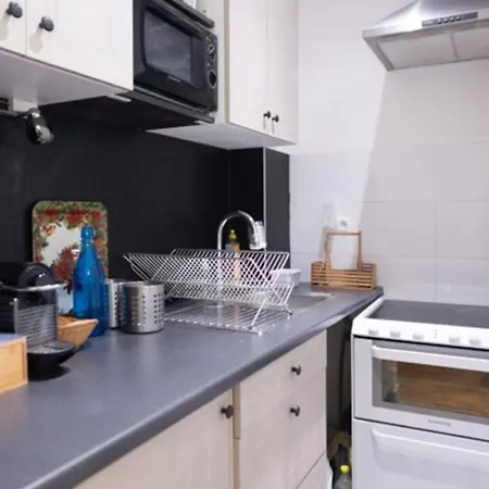 Small Comfortable Nest Near Montparnasse *
