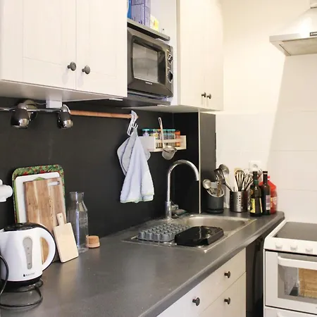 Small Comfortable Nest Near Montparnasse Apartment