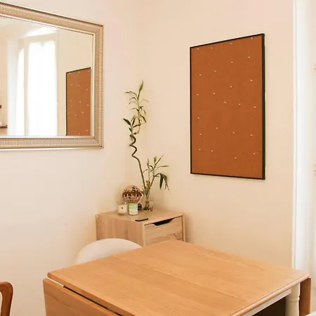 Small Comfortable Nest Near Montparnasse Apartment Paris