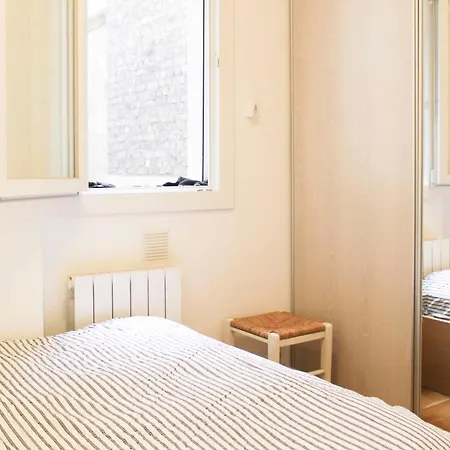 Small Comfortable Nest Near Montparnasse *