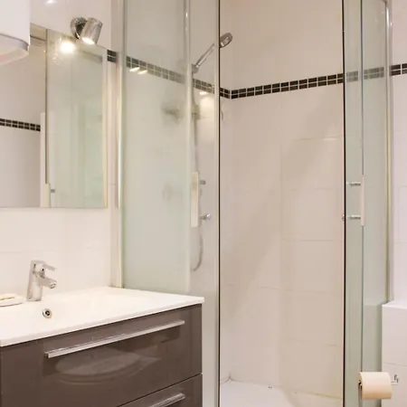 Small Comfortable Nest Near Montparnasse Apartment Paris