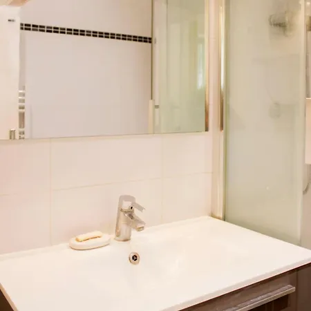 Small Comfortable Nest Near Montparnasse