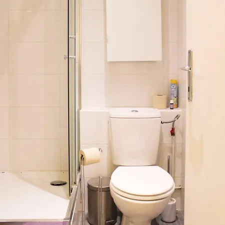 Small Comfortable Nest Near Montparnasse Apartment Paris
