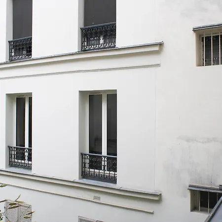 Small Comfortable Nest Near Montparnasse Apartment