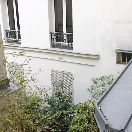 Small Comfortable Nest Near Montparnasse